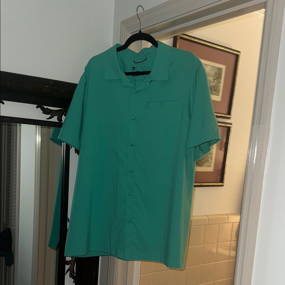 Men's Green Short Sleeve Shirt